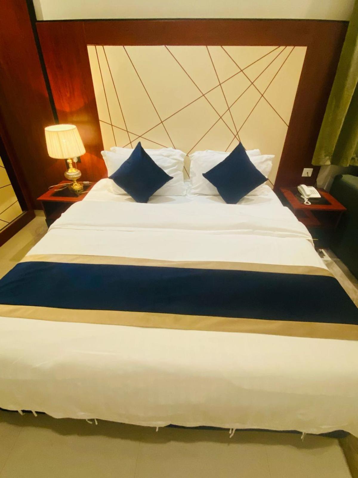 Al Joon Hotel Riyadh Exteriör bild